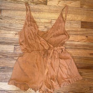 Sadie & Sage burnt orange romper size M